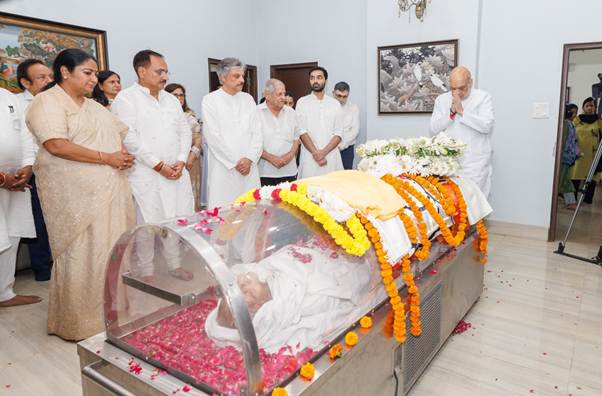 National News :  केन्द्रीय गृह एवं सहकारिता मंत्री श्री अमित शाह ने पूर्व सांसद और वरिष्ठ नेता विजय कुमार मल्होत्रा के निधन पर गहरा शोक व्यक्त किया