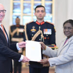 National News : तीन देशों के राजदूतों ने राष्ट्रपति को अपने परिचय पत्र प्रस्तुत किए